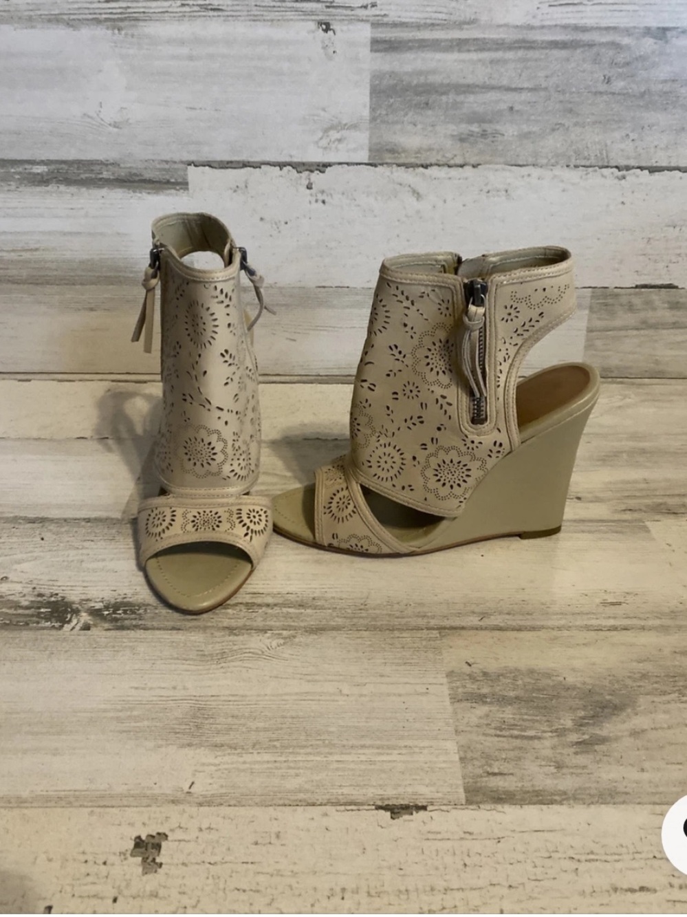 True Religion Women's Beige Perforated Cutout Wedge Sandals size 8.5 vintage